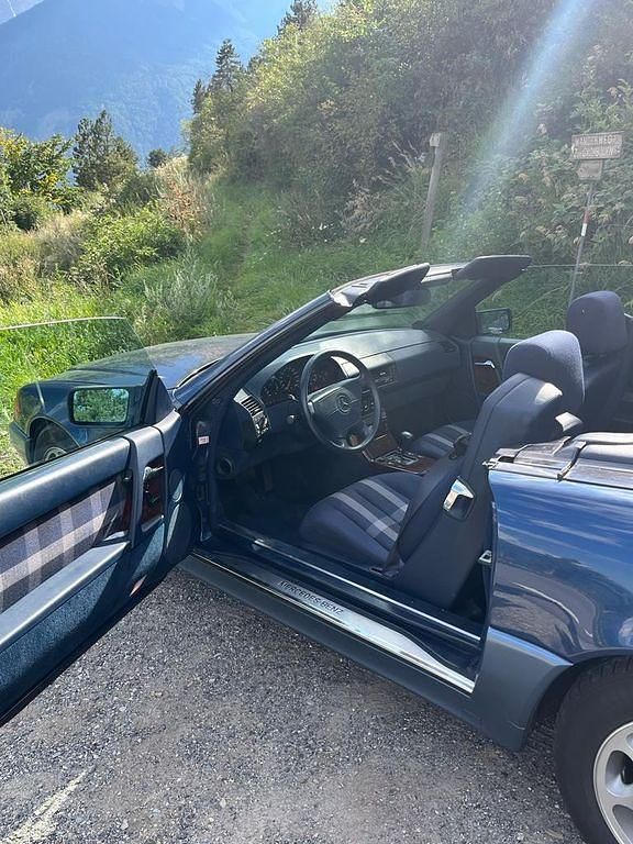 Gebraucht Mercedes SL300 231 PS (169 kW) 1992 Blau Cabrio