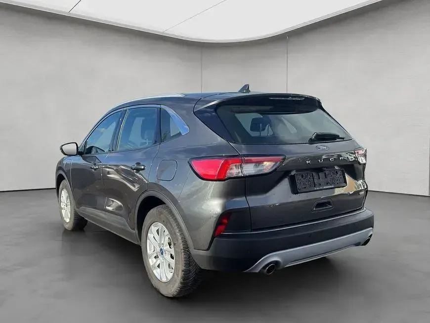 Gebraucht Ford Kuga Titanium 224 PS (164 kW) 2022 Grau SUV