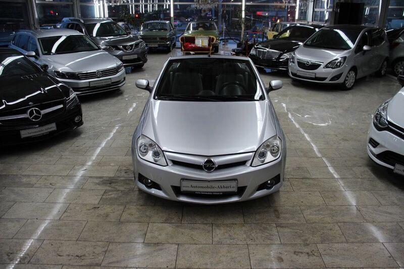 Silber Gebraucht 2006 Opel Tigra Sport Cabrio | 3.990 € (Etwas zu teuer) - Bild 1/4
