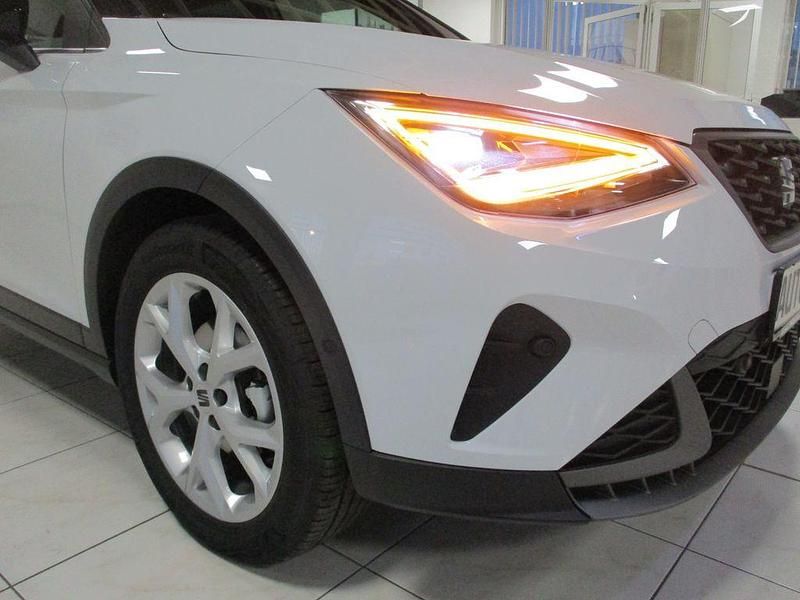 Neu Seat Arona FR 116 PS (85 kW) 2025 Weiß SUV