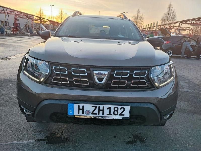 Beige Gebraucht 2021 Dacia Duster Comfort SUV | 12.500 € (Guter Preis) - Bild 1/4