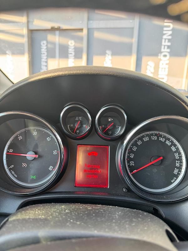 Gebraucht Opel Astra 110 PS (80 kW) 2013 Schwarz Limousine