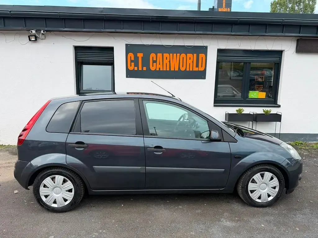 Gebraucht Ford Fiesta 68 PS (50 kW) 2007 Grau Kleinwagen