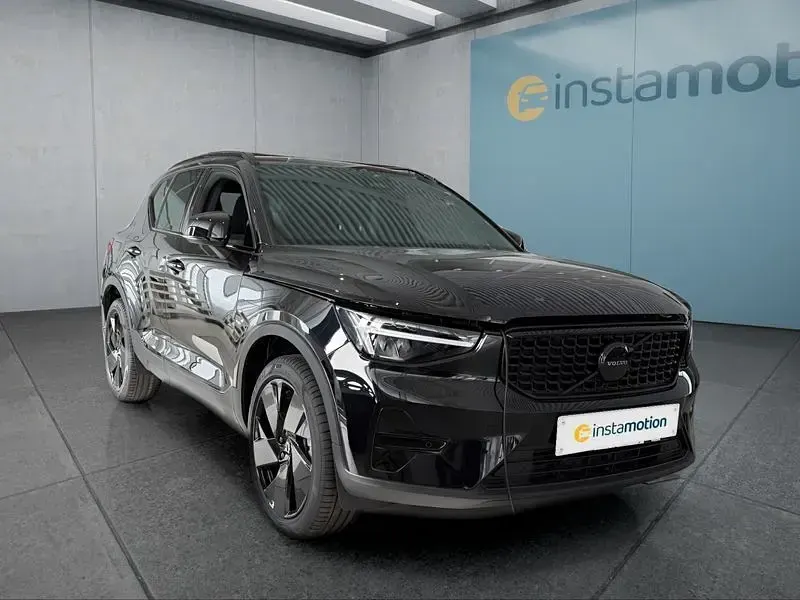 Gebraucht Volvo XC40 Plus 163 PS (119 kW) 2026 Schwarz SUV