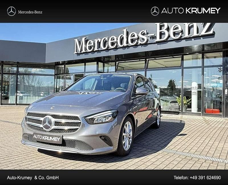 lack mountaingrau Gebraucht 2022 Mercedes B180 Progressive Van / Kleinbus | 26.000 € (Teuer) - Bild 1/4