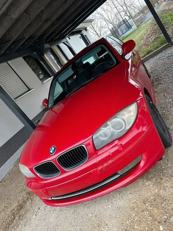 Gebraucht BMW 118 Performance 143 PS (105 kW) 2011 Rot Kleinwagen