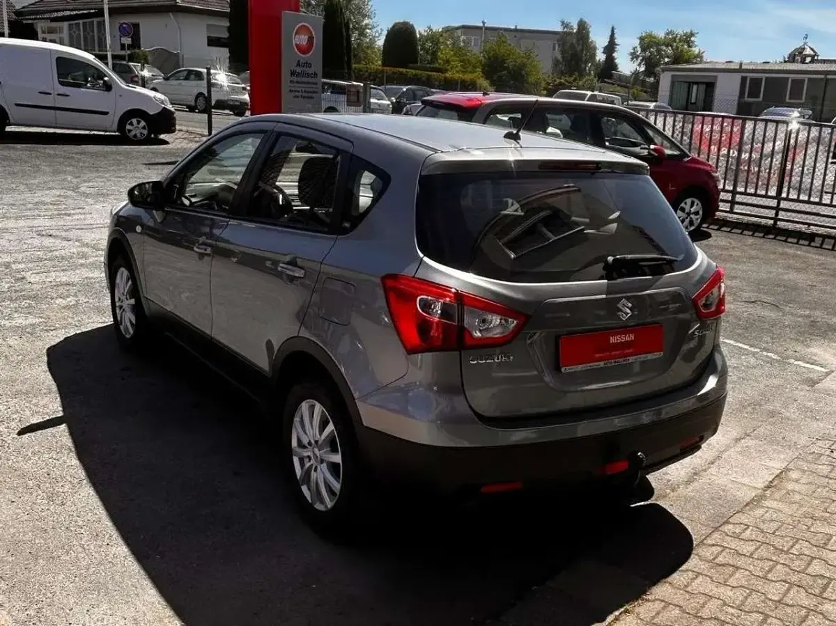 Gebraucht Suzuki SX4 S-Cross Club 111 PS (81 kW) 2017 Silber SUV