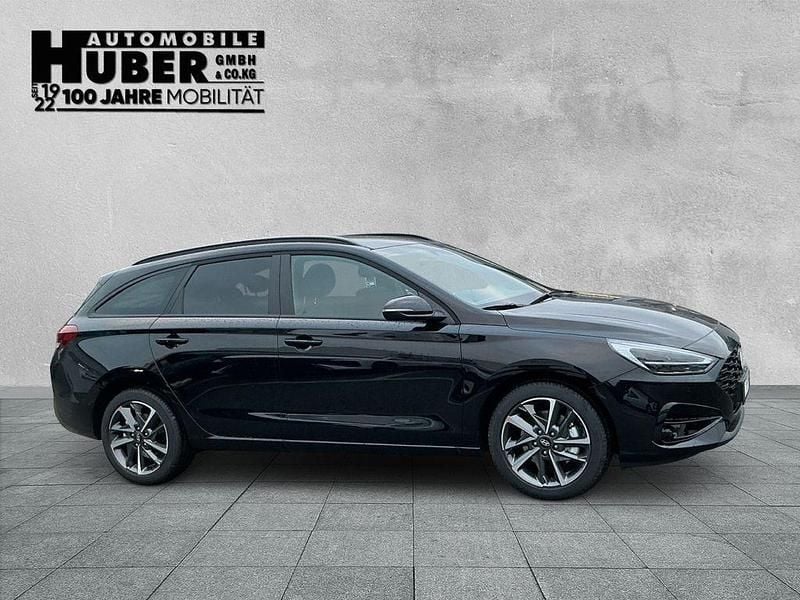 Neu Hyundai i30 Advantage 140 PS (102 kW) 2025 Schwarz Limousine