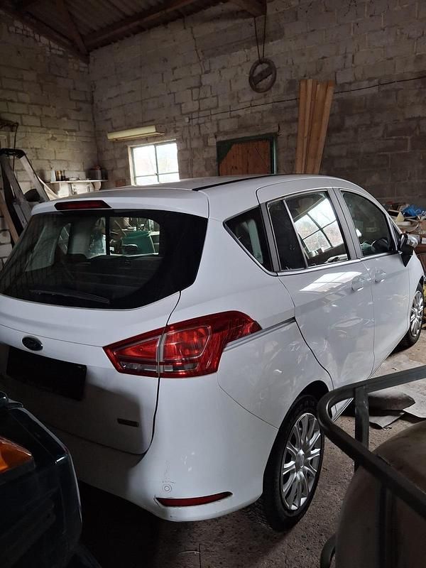 Second-hand Ford B-MAX 100 CP (73 kW) 2016 Alb Monovolum