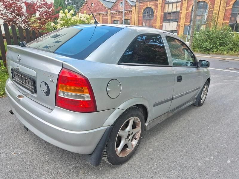 Gebraucht Opel Astra 75 PS (55 kW) 2000 Silber Coupé