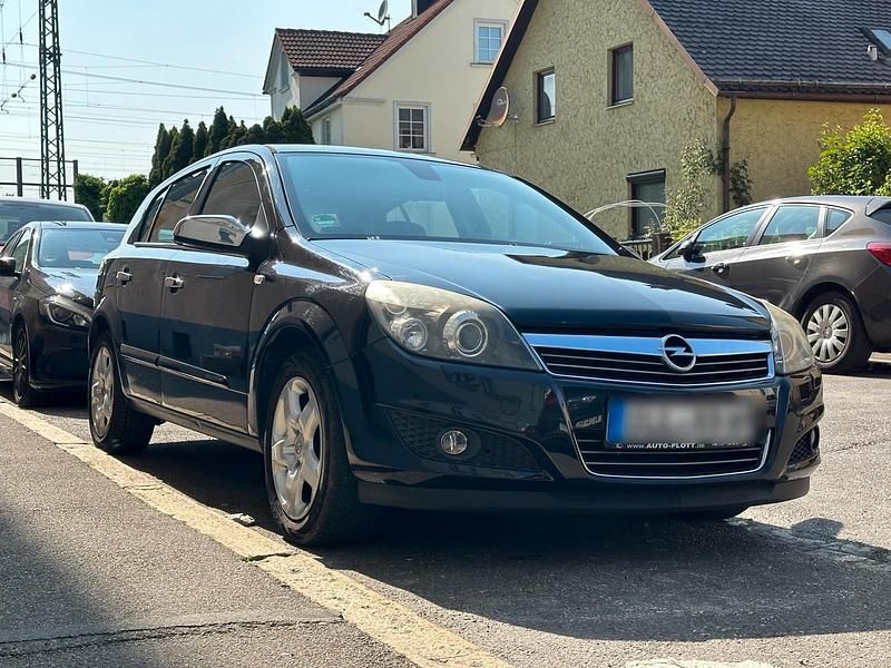 Schwarz Gebraucht 2008 Opel Astra Limousine | 1.800 € (Guter Preis) - Bild 1/4