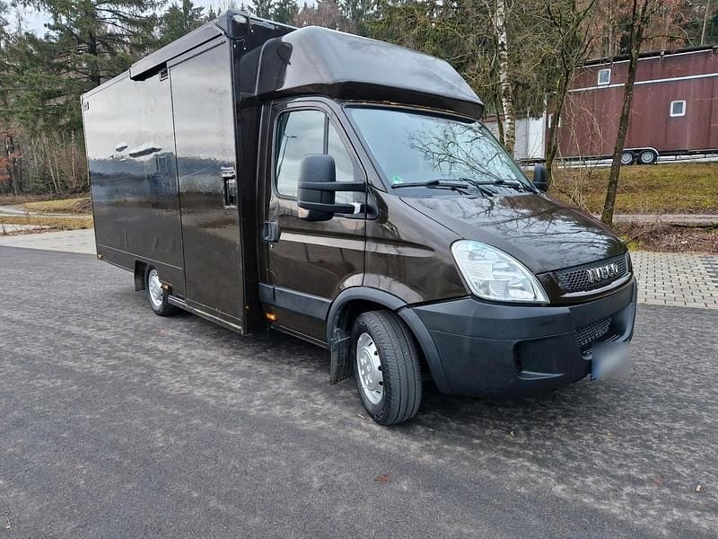 Gebraucht Iveco Daily 130 PS (95 kW) 2011 Braun Van / Kleinbus