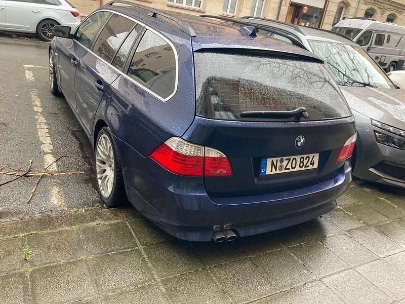 Gebraucht BMW 530 235 PS (172 kW) 2009 Blau Kombi
