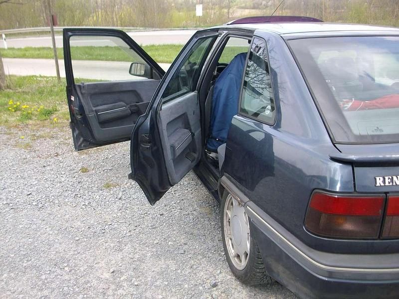 Gebraucht Renault 21 135 PS (99 kW) 1991 Blau Limousine