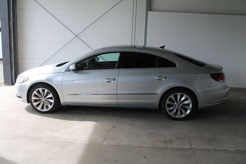 Second-hand VW Passat 184 CP (135 kW) 2018 Argintiu Berlinǎ