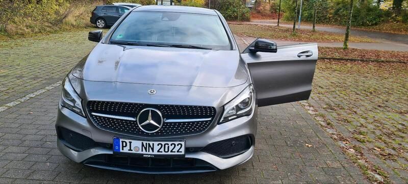 Grau Gebraucht 2018 Mercedes CLA250 Limousine | 23.500 € (Fairer Preis) - Bild 1/4