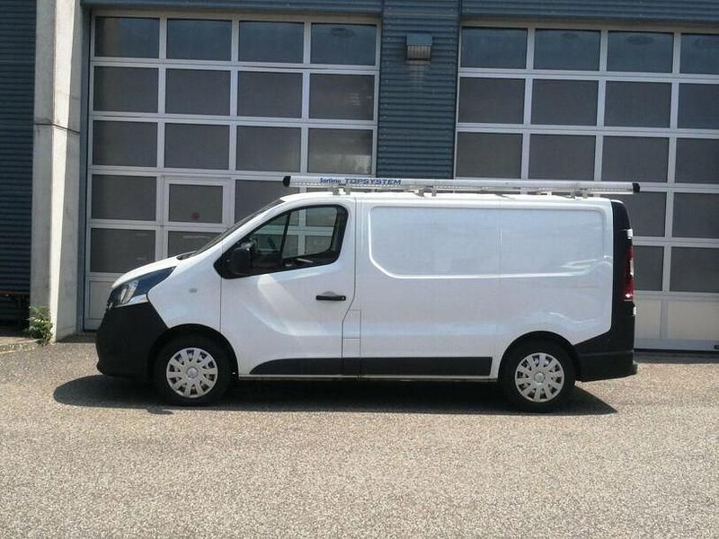 Gebraucht Opel Vivaro 121 PS (88 kW) 2018 Weiss Van / Kleinbus