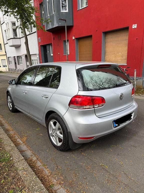 Gebraucht VW Golf VI 102 PS (75 kW) 2009 Silber Kleinwagen