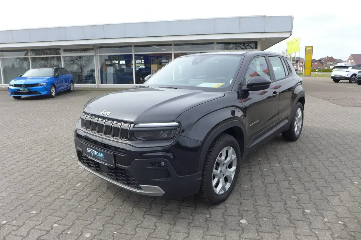 Gebraucht Jeep Avenger Altitude 101 PS (74 kW) 2025 Solid black clear coat SUV