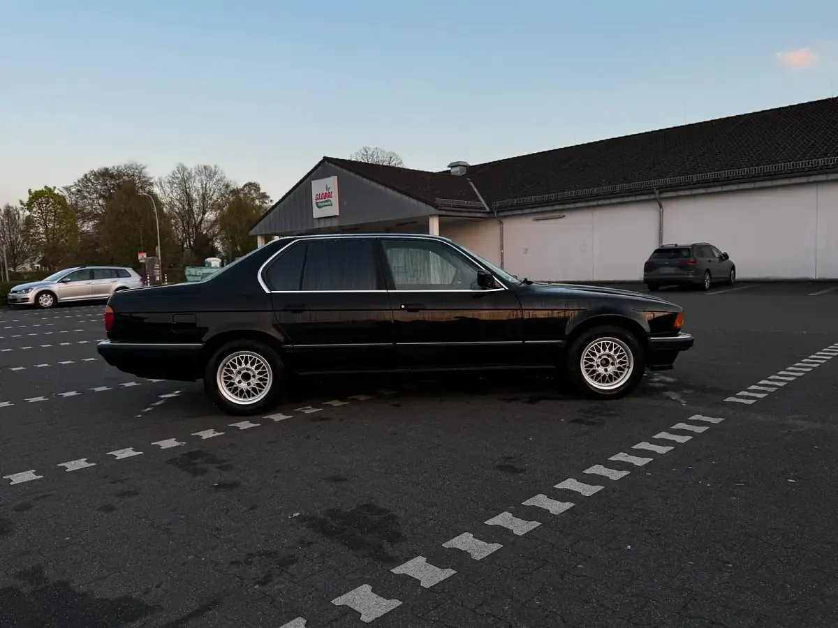 Gebraucht BMW 730 188 PS (138 kW) 1993 Schwarz Limousine