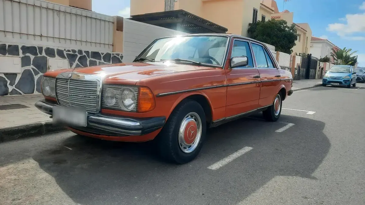 Gebraucht Mercedes 240 72 PS (52 kW) 1976 Limousine