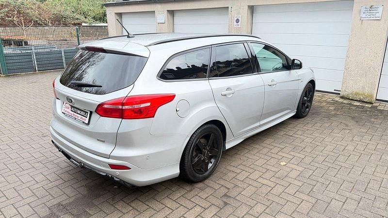 Gebraucht Ford Focus ST-Line 140 PS (102 kW) 2018 Silber Kombi