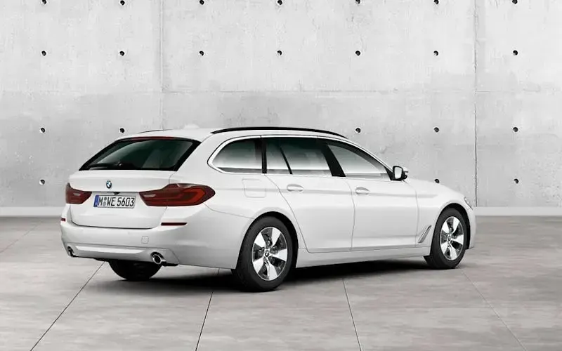 Gebraucht BMW 530 Efficient Dynamics 252 PS (185 kW) 2020 Alpinweiß uni Kombi