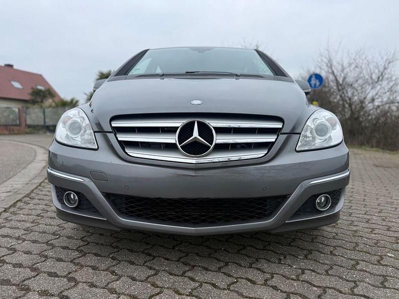 Gebraucht Mercedes B200 193 PS (141 kW) 2008 Grau Van / Kleinbus