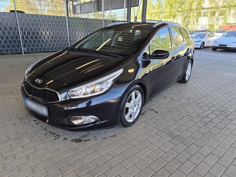 Second-hand Kia Ceed 128 CP (94 kW) 2013 Negru Hatchback