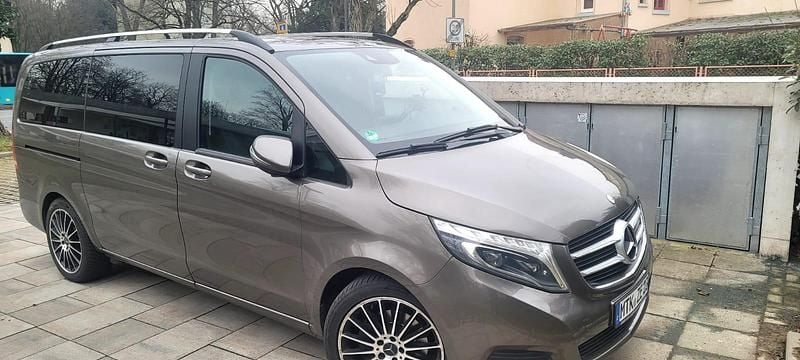 Gebraucht Mercedes V250 190 PS (139 kW) 2017 Braun Van / Kleinbus