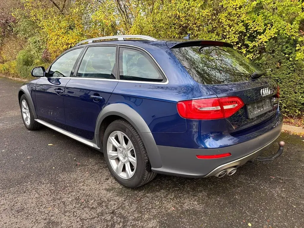 Gebraucht Audi A4 Sport 245 PS (180 kW) 2016 Blau Limousine