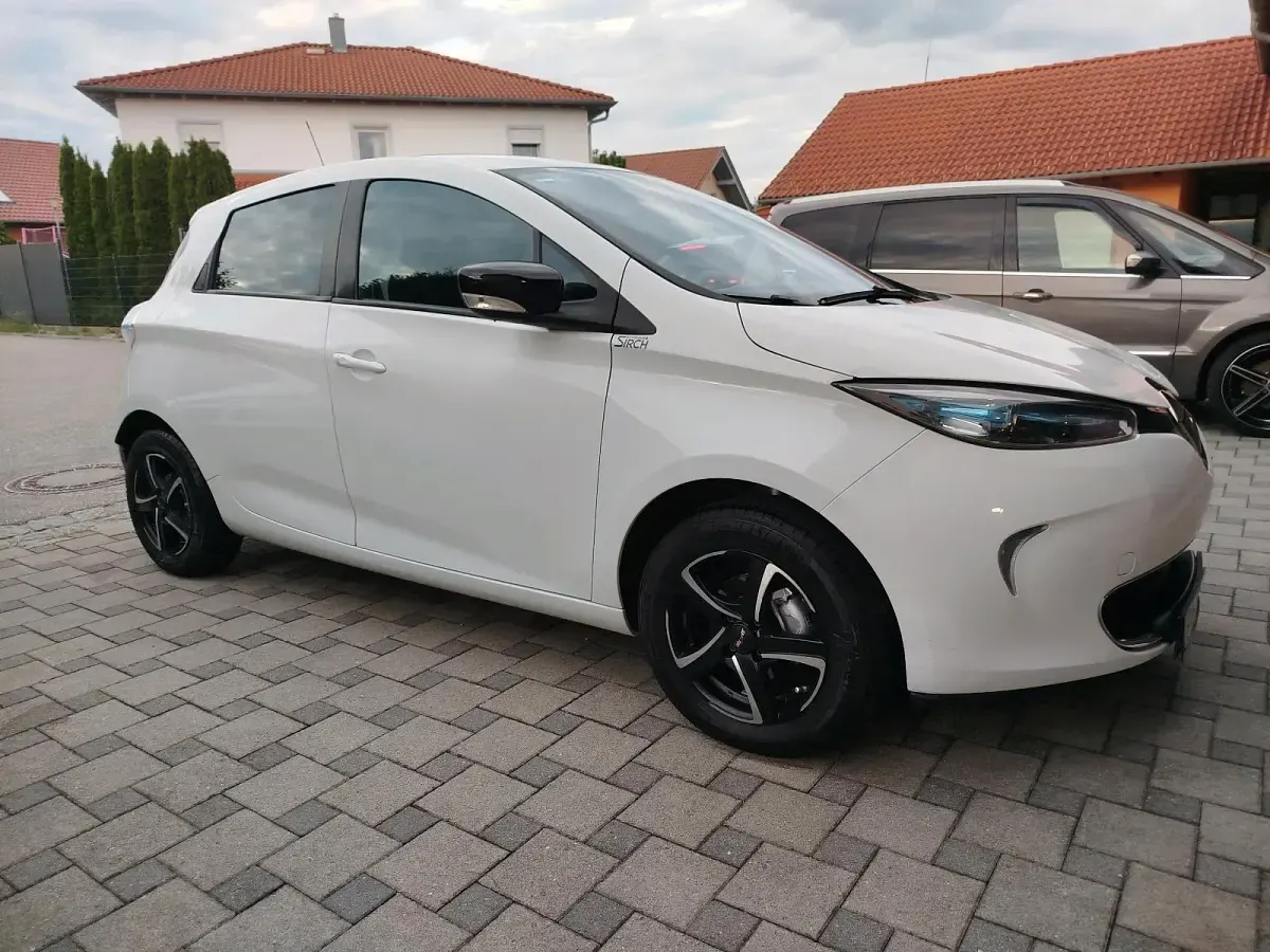 Gebraucht Renault Zoe 64 kW (88 PS) 2015 Weiß Kleinwagen