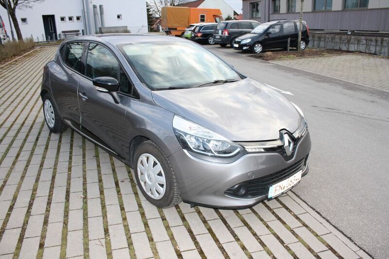 Grau Gebraucht 2013 Renault Clio IV Dynamique Limousine | 5.600 € (Fairer Preis) - Bild 1/4