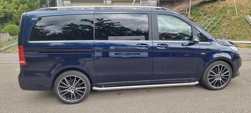 Blau Gebraucht 2014 Mercedes V250 Van / Kleinbus | 32.900 € (Guter Preis) - Bild 1/4