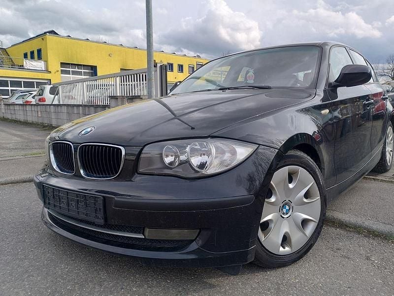 Gebraucht BMW 116 122 PS (89 kW) 2010 Schwarz Kleinwagen