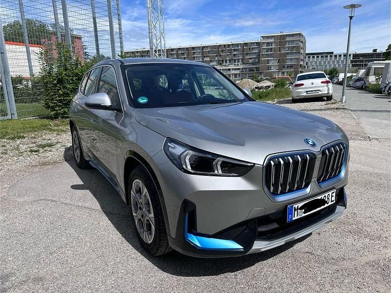 Gebraucht BMW iX1 xLine 230 kW (313 PS) 2023 Silber SUV