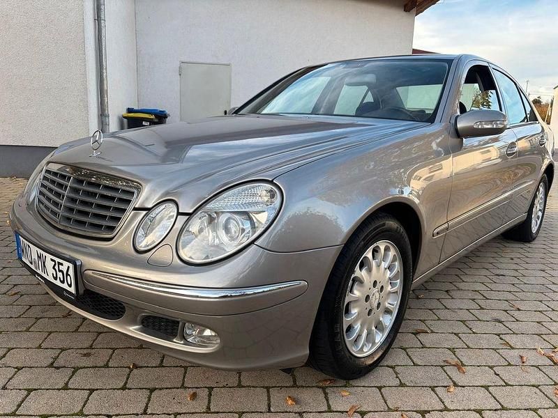 Gebraucht Mercedes E220 Elegance 150 PS (110 kW) 2003 Limousine