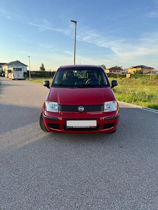 Rot Gebraucht 2010 Fiat Panda Kleinwagen | 2.000 € (Fairer Preis) - Bild 1/4