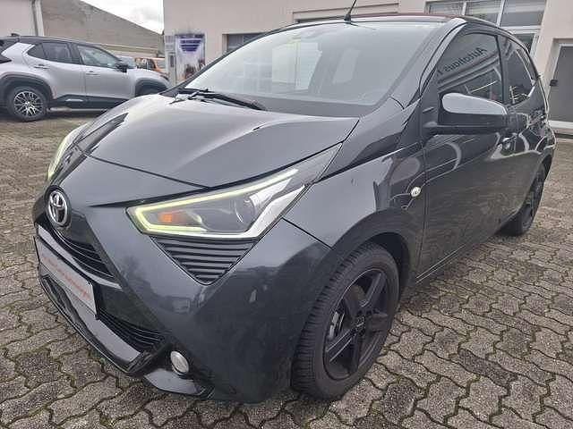 Dark grey Gebraucht 2020 Toyota Aygo x-style Kleinwagen | 11.300 € (Fairer Preis) - Bild 1/4