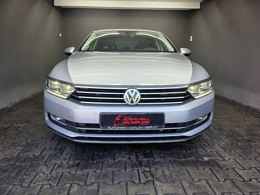 Gebraucht VW Passat Highline 150 PS (110 kW) 2015 Silber Limousine