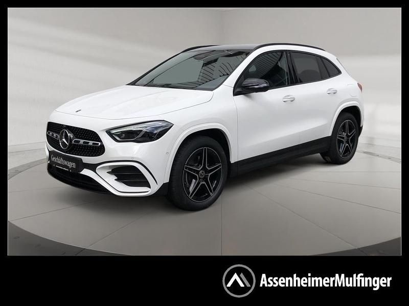 Weiß Gebraucht 2024 Mercedes GLA250 Night SUV | 46.849 € (Teuer) - Bild 1/4