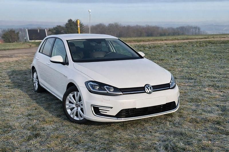 Weiß Gebraucht 2020 VW Golf Limousine | 16.300 € (Fairer Preis) - Bild 1/4