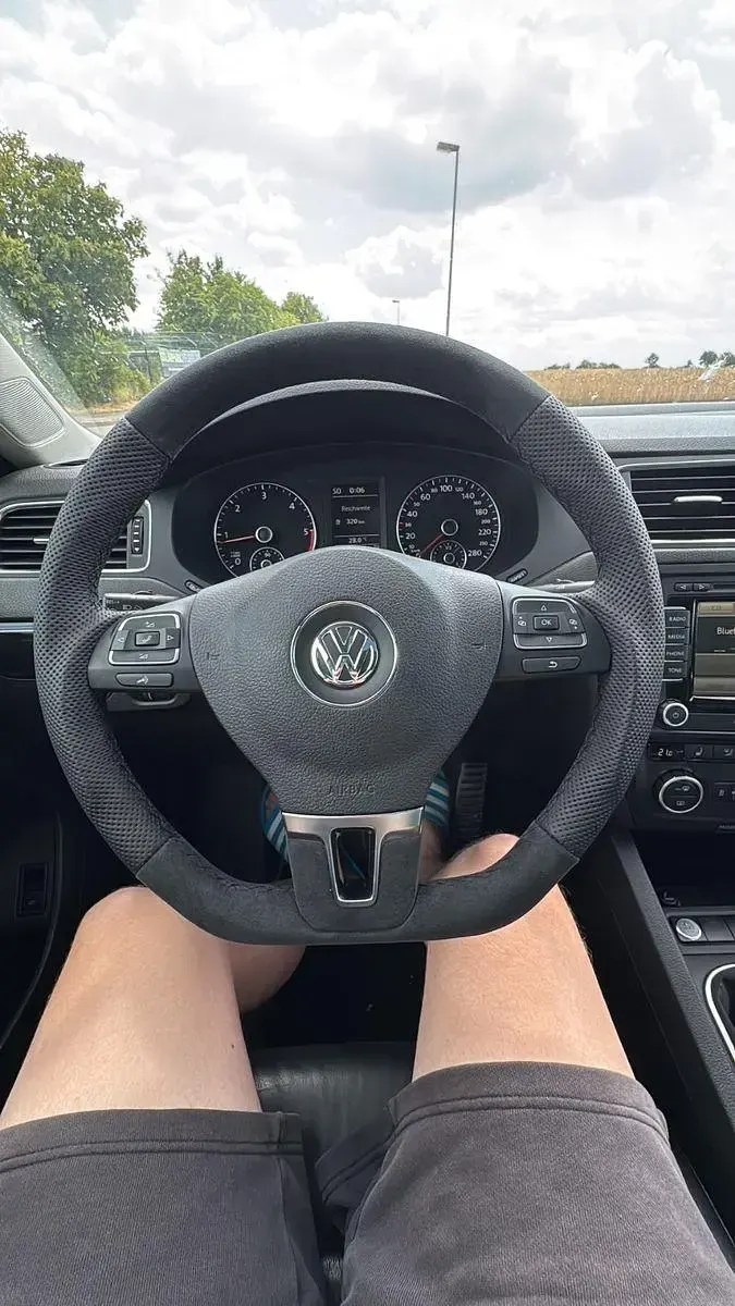 Gebraucht VW Jetta Highline 140 PS (102 kW) 2013 Silber Limousine