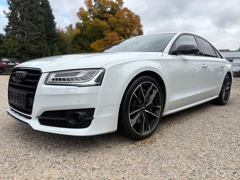 Weiß Gebraucht 2017 Audi S8 plus Ambiente Limousine | 43.790 € (Etwas zu teuer) - Bild 1/4