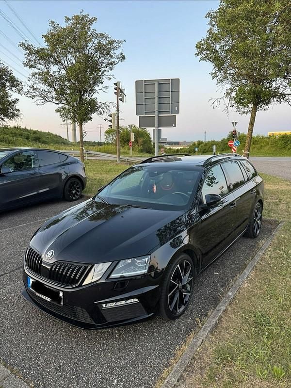 Gebraucht Skoda Octavia vRS 184 PS (135 kW) 2019 Schwarz Kombi