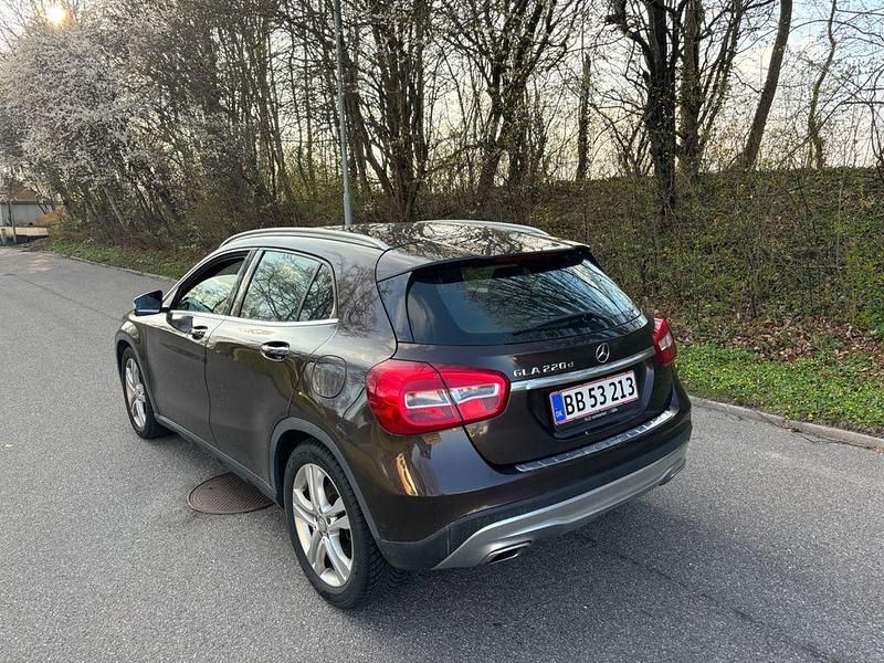 Gebraucht Mercedes GLA220 177 PS (130 kW) 2015 Braun SUV