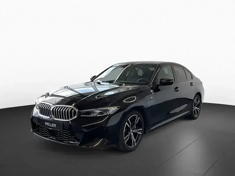 Gebraucht BMW 330e M Sport 292 PS (214 kW) 2024 Black sapphire (schwarz) Limousine