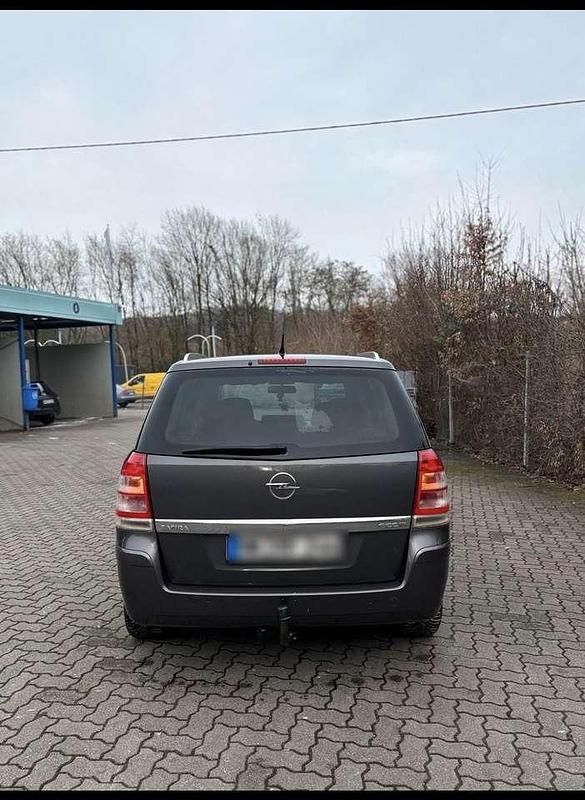 Gebraucht Opel Zafira 125 PS (91 kW) 2010 Van / Kleinbus