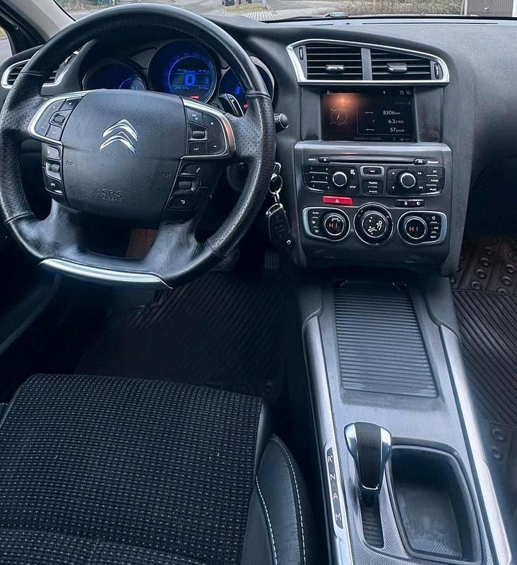 Gebraucht Citroën C4 112 PS (82 kW) 2012 Braun Limousine