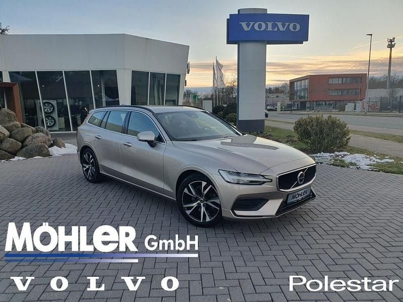 Gebraucht Volvo V60 Core 163 PS (119 kW) 2022 Bright dusk metallic Kombi